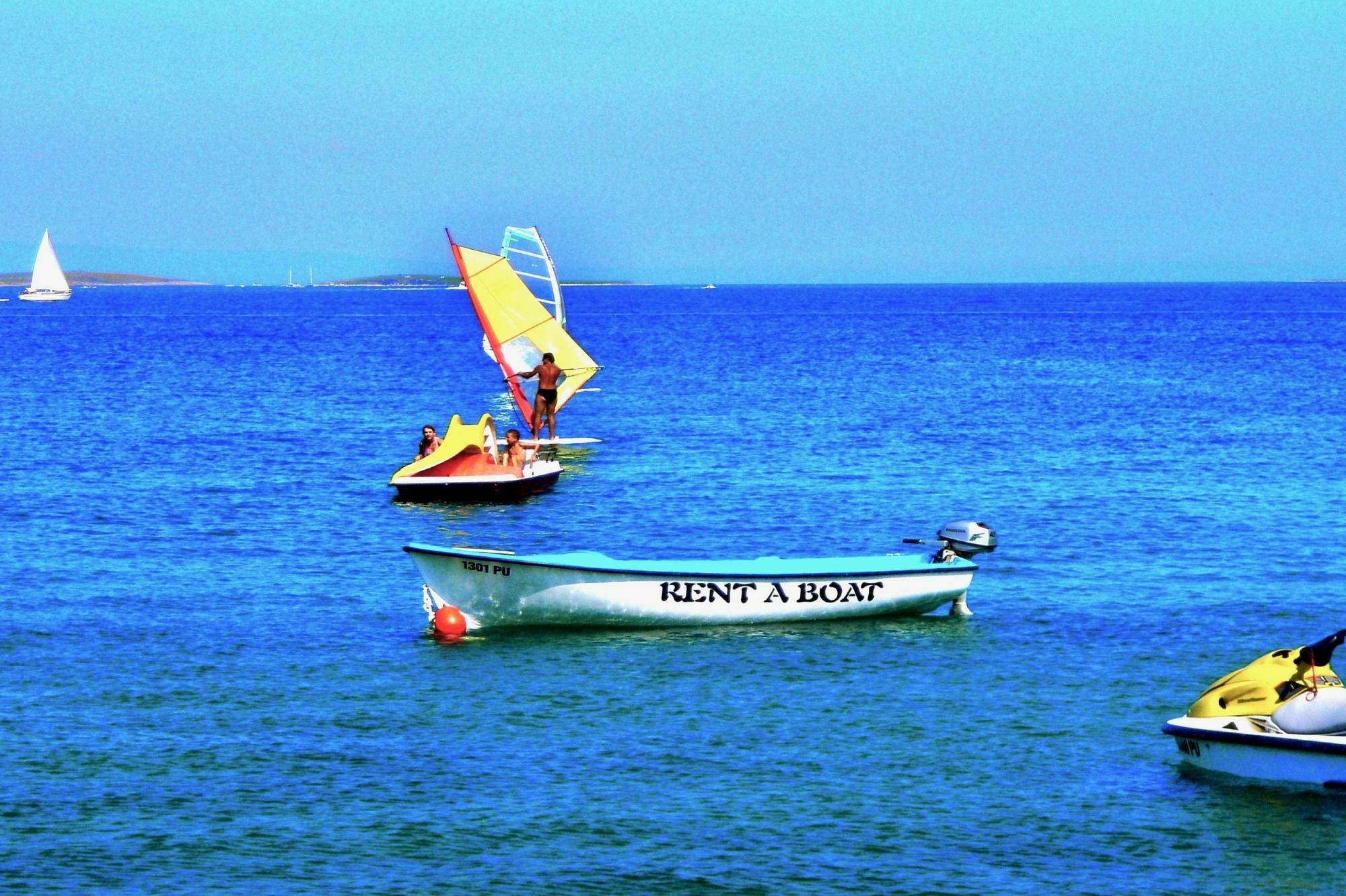 Dunja Apartments Premantura Buitenkant foto